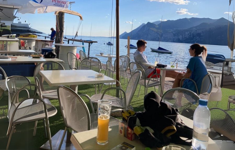 h-8 bar atterraggio parapendio malcesine.jpg h-8 bar atterraggio parapendio malcesine.jpg